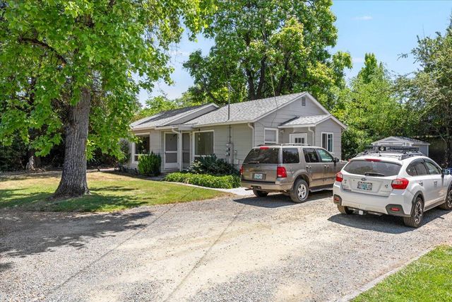 307 Tussey Lane, Grants Pass, OR 97527