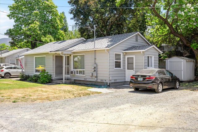 307 Tussey Lane, Grants Pass, OR 97527