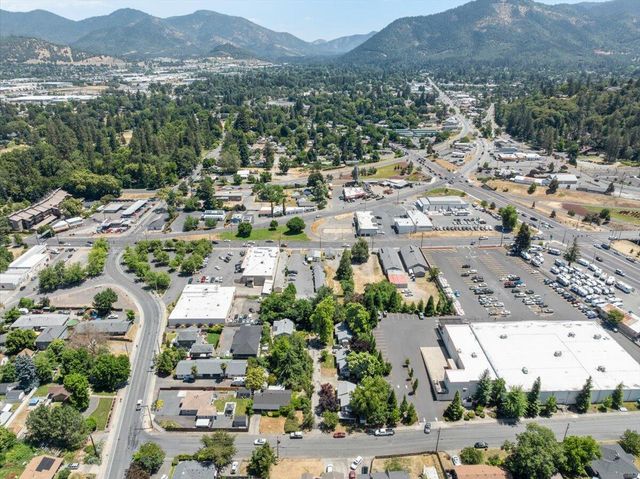 307 Tussey Lane, Grants Pass, OR 97527