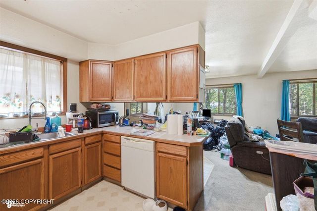 1656 N Pioneer Peak Drive, Wasilla, AK 99654