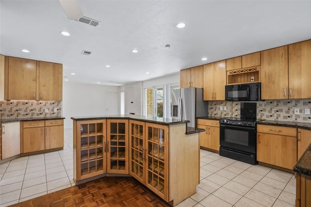 15721 Mapleview Circle, Dallas, TX 75248