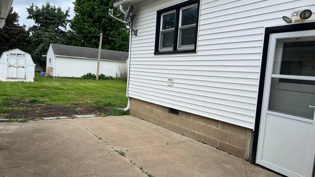 14 N Maple Avenue, New Hampton, IA 50659