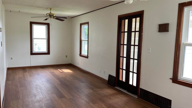 14 N Maple Avenue, New Hampton, IA 50659