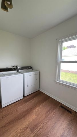 14 N Maple Avenue, New Hampton, IA 50659