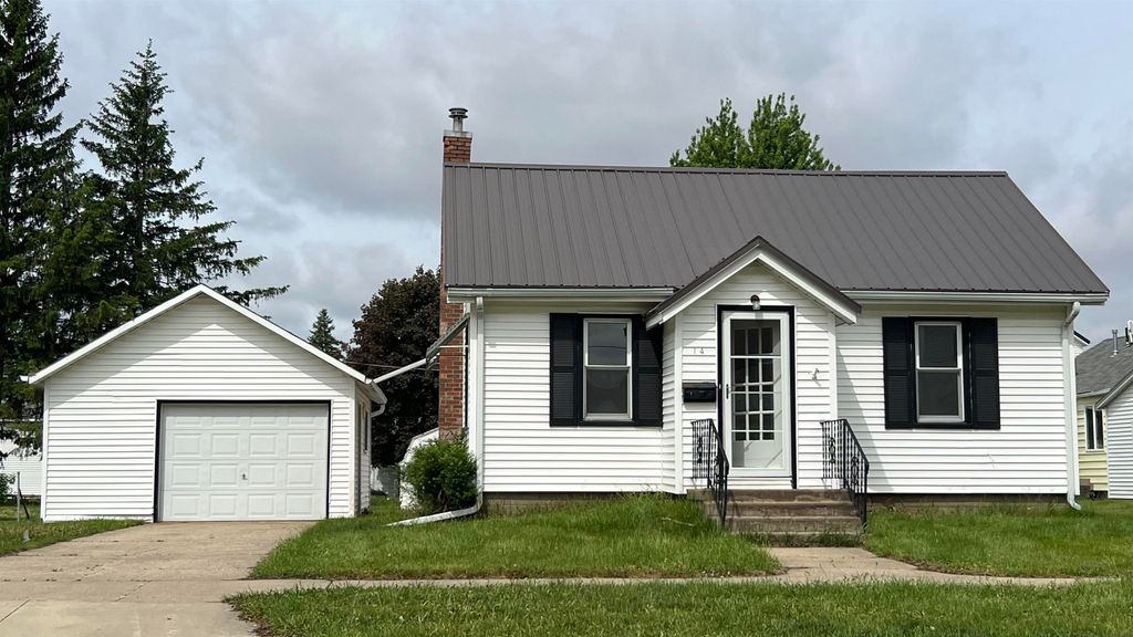 14 N Maple Avenue, New Hampton, IA 50659