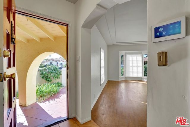 3800 Roxton Avenue, Los Angeles, CA 90008