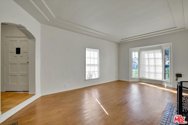 3800 Roxton Avenue, Los Angeles, CA 90008