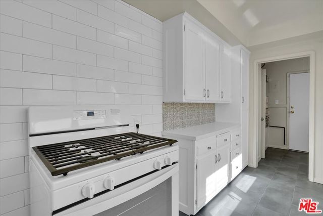 3800 Roxton Avenue, Los Angeles, CA 90008