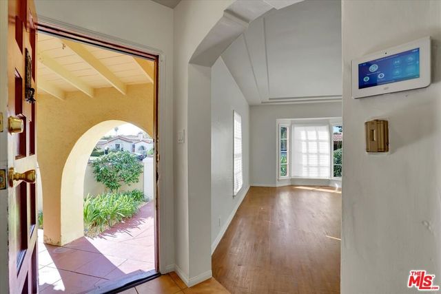 3800 Roxton Avenue, Los Angeles, CA 90008