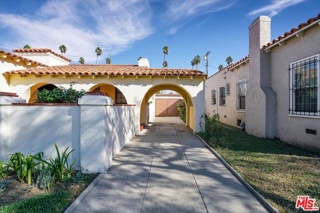 3800 Roxton Avenue, Los Angeles, CA 90008