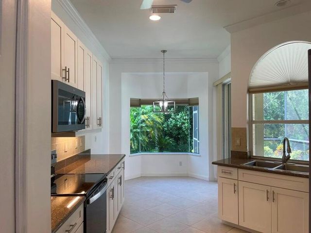 798 SW Munjack Circle, Port St Lucie, FL 34986
