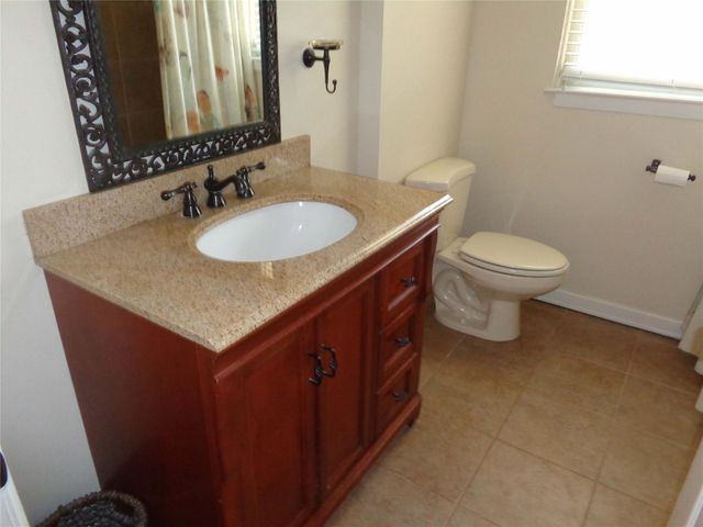 1551 Hewitt Drive, Houston, TX 77018