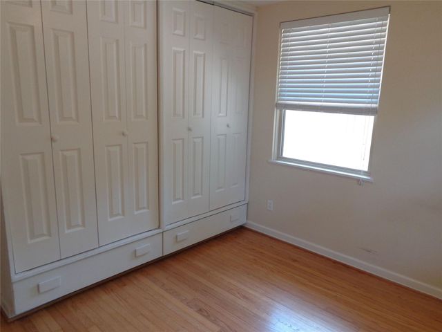 1551 Hewitt Drive, Houston, TX 77018