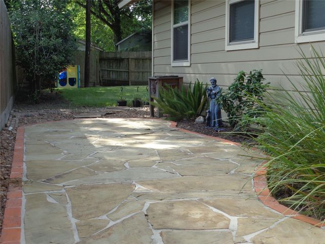 1551 Hewitt Drive, Houston, TX 77018