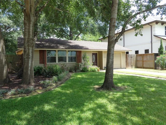 1551 Hewitt Drive, Houston, TX 77018