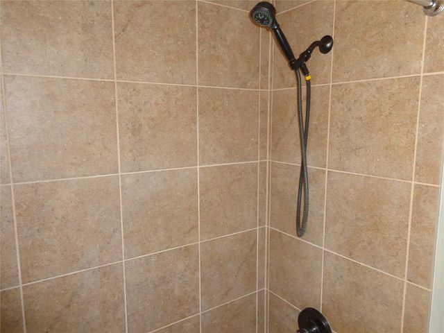 1551 Hewitt Drive, Houston, TX 77018