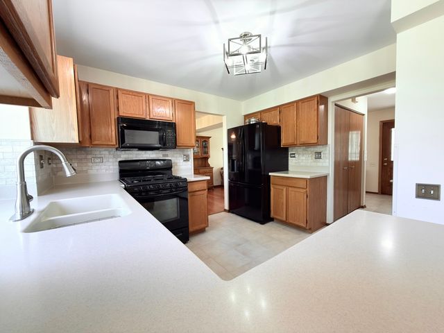 1141 Millcreek Lane, Algonquin, IL 60102