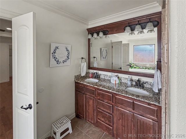 3693 Lexington Avenue, Tahlequah, OK 74464