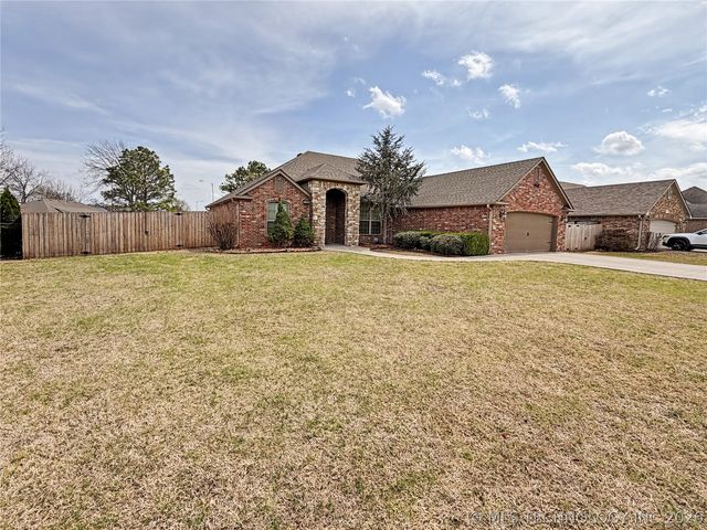 3693 Lexington Avenue, Tahlequah, OK 74464