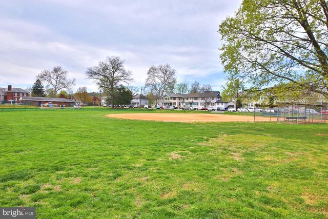 223 PARKSIDE LN, Glenside, PA 19038