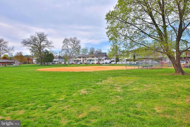 223 PARKSIDE LN, Glenside, PA 19038