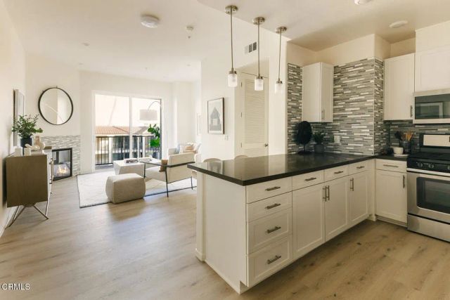 124 W Colorado Street 401, Glendale, CA 91204