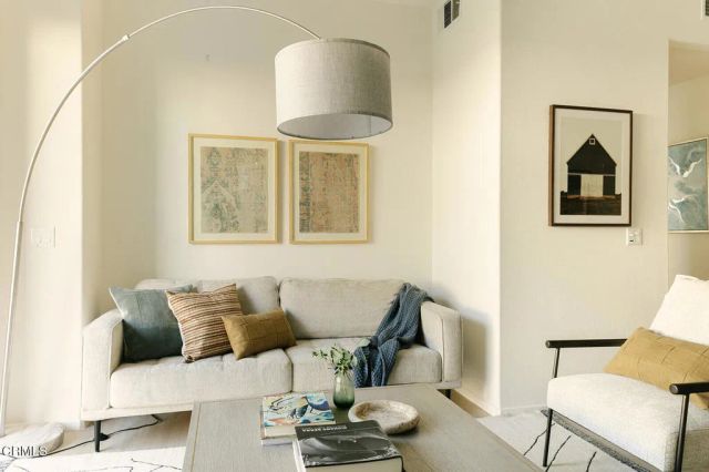 124 W Colorado Street 401, Glendale, CA 91204