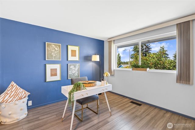 26432 Somerset Lane, Kent, WA 98032