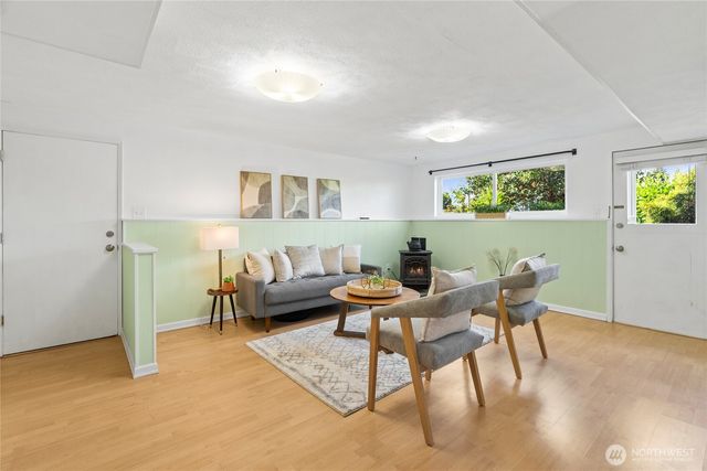 26432 Somerset Lane, Kent, WA 98032