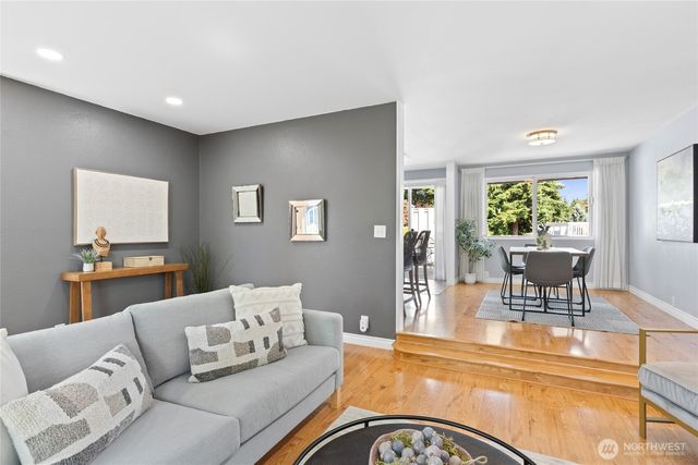 26432 Somerset Lane, Kent, WA 98032