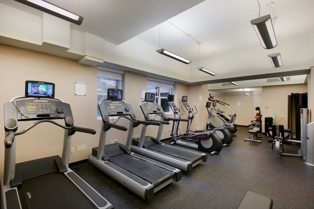 155 W 68th St Apt 1418, New York City, NY 10023