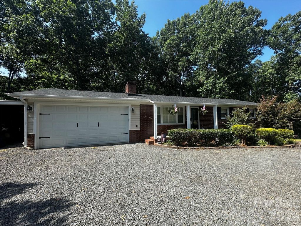 127 Possum Road, Mount Gilead, NC 27306