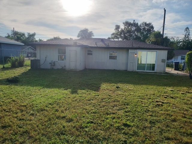 2124 3RD STREET E, Bradenton, FL 34208
