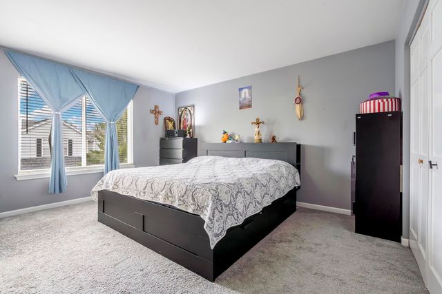 1739 Hickory Park Lane, Aurora, IL 60504