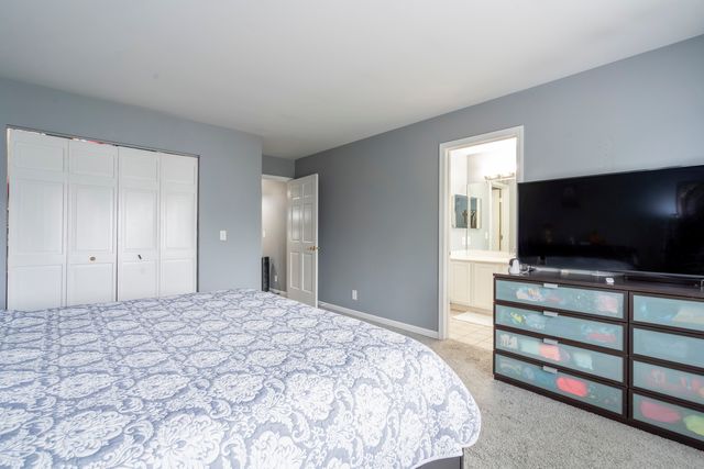 1739 Hickory Park Lane, Aurora, IL 60504