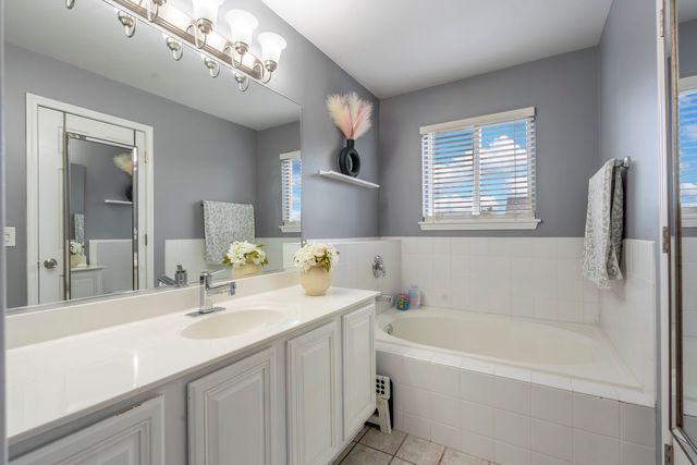 1739 Hickory Park Lane, Aurora, IL 60504