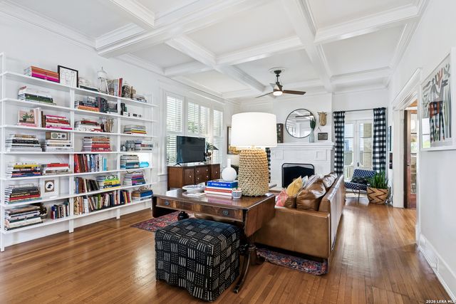 128 W Mistletoe, San Antonio, TX 78212