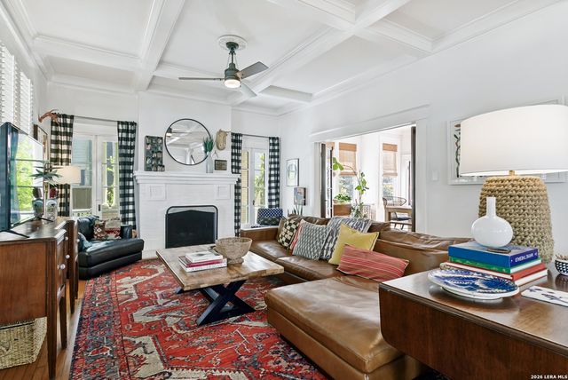 128 W Mistletoe, San Antonio, TX 78212