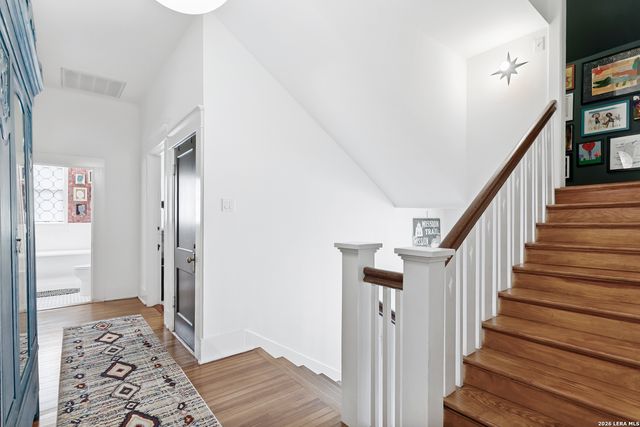 128 W Mistletoe, San Antonio, TX 78212