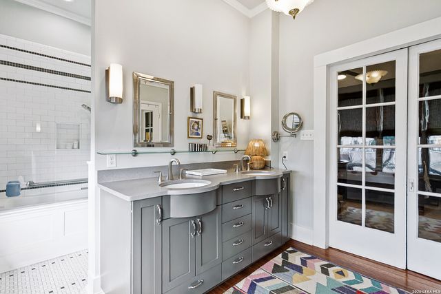 128 W Mistletoe, San Antonio, TX 78212