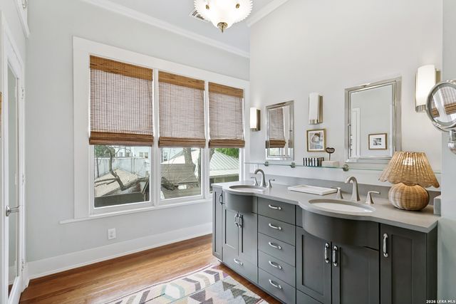 128 W Mistletoe, San Antonio, TX 78212