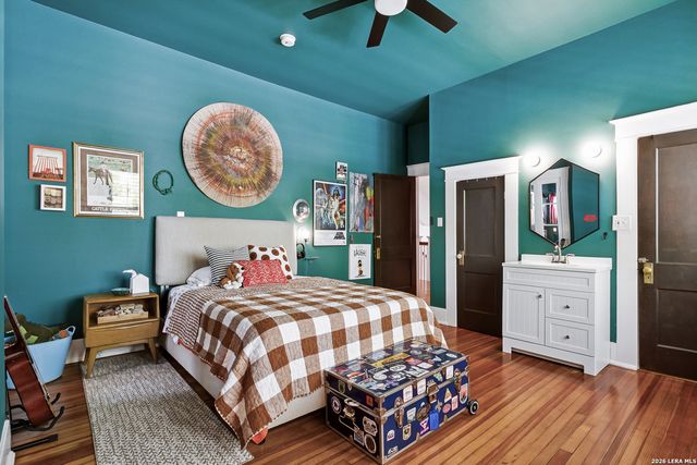 128 W Mistletoe, San Antonio, TX 78212