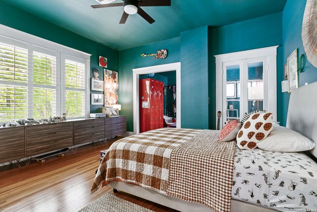 128 W Mistletoe, San Antonio, TX 78212