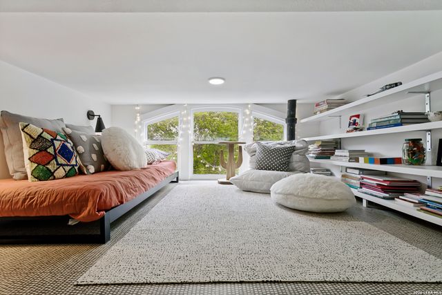 128 W Mistletoe, San Antonio, TX 78212