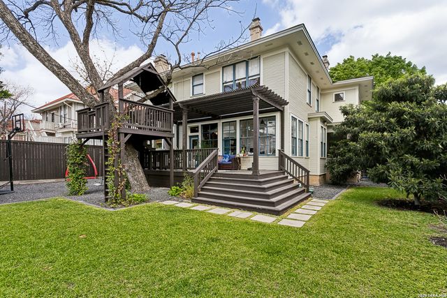 128 W Mistletoe, San Antonio, TX 78212