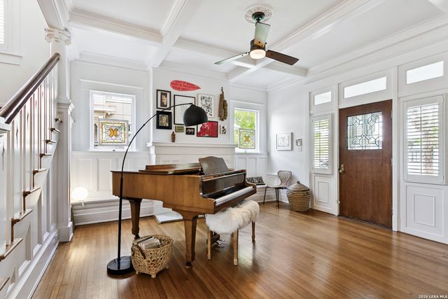 128 W Mistletoe, San Antonio, TX 78212