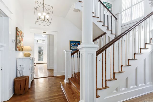 128 W Mistletoe, San Antonio, TX 78212