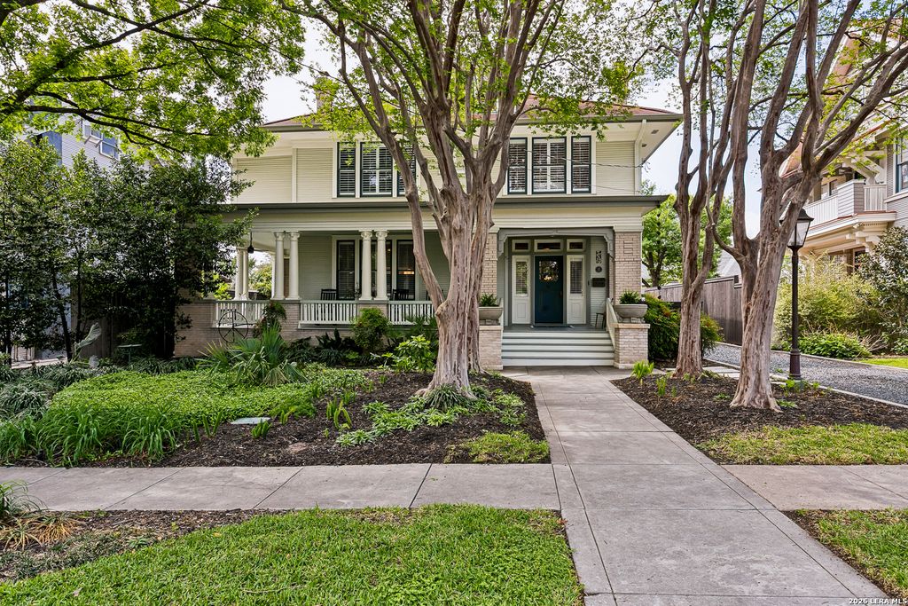 128 W Mistletoe, San Antonio, TX 78212