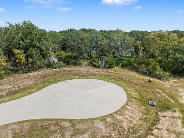 405 Silverton Circle, Hempstead, TX 77445
