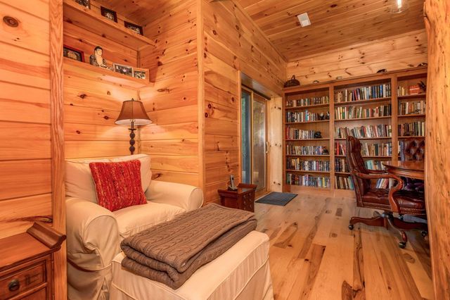 20572 Buena Vista Road, Rockbridge, OH 43149
